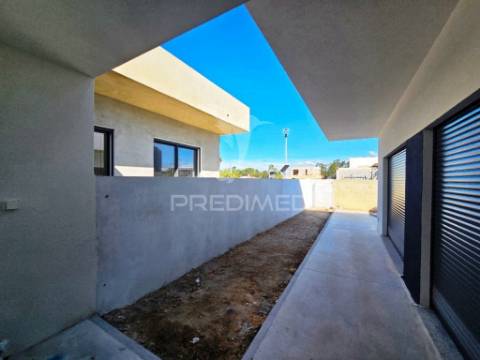 Moradia isolada t4 c/garagem, na qta. belavista - palmela