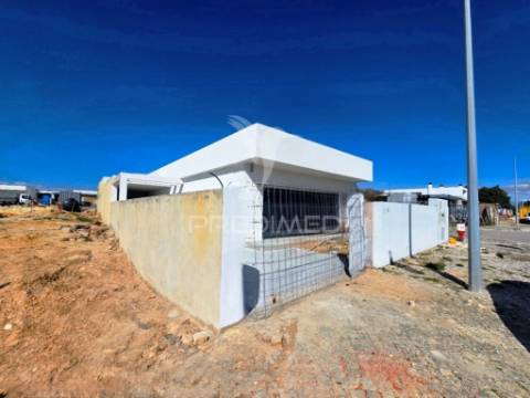 Moradia isolada t4 c/garagem, na qta. belavista - palmela