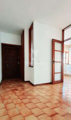 Vende-se t3 duplex próximo do alameda shopping