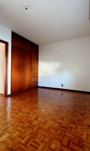 Vende-se t3 duplex próximo do alameda shopping