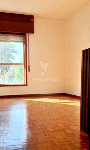 Vende-se t3 duplex próximo do alameda shopping