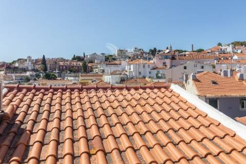 Oportunidade única em alfama: t1 remodelado e pronto a habitar