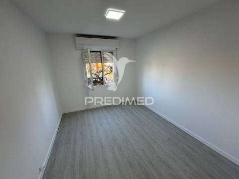 Apartamento t2 para arrendar em olivais