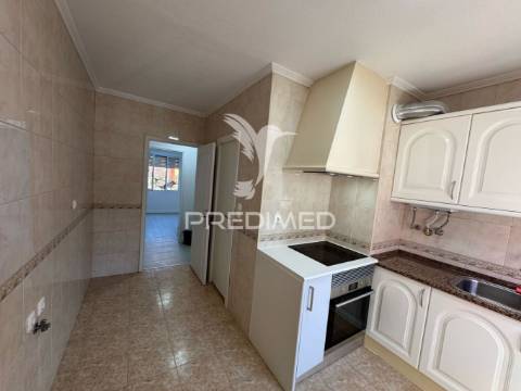 Apartamento t2 para arrendar em olivais