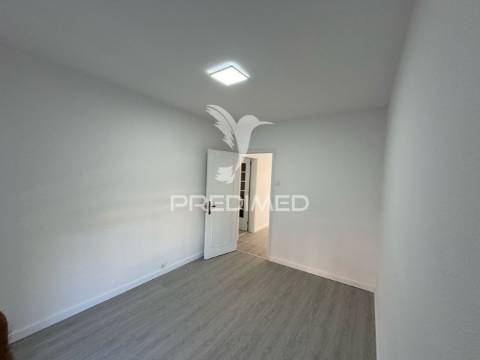 Apartamento t2 para arrendar em olivais