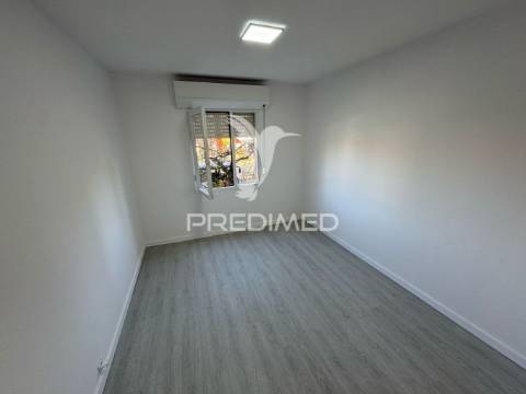 Apartamento t2 para arrendar em olivais