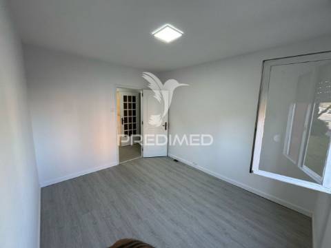 Apartamento t2 para arrendar em olivais