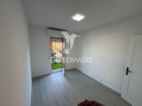 Apartamento t2 para arrendar em olivais