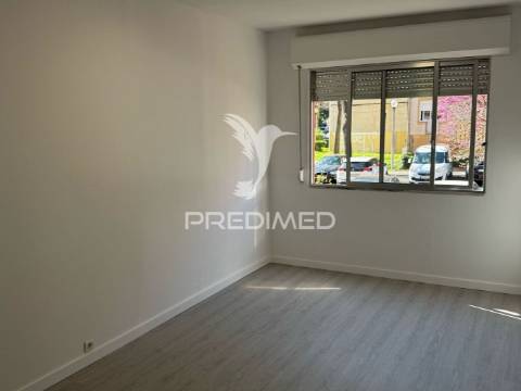 Apartamento t2 para arrendar em olivais