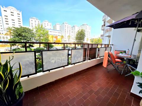 Apartamento t1, a 200 metros da praia da rocha, algarve