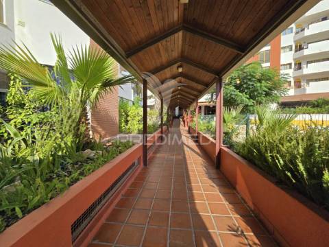 Apartamento t1, a 200 metros da praia da rocha, algarve