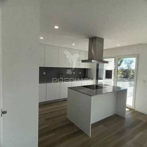 Moradia t4 nova na sobreda