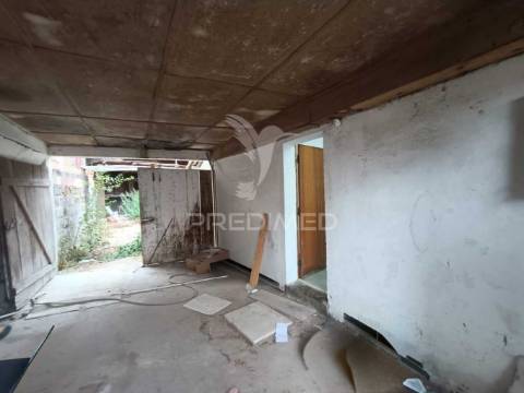 Moradia t2 em urqueira