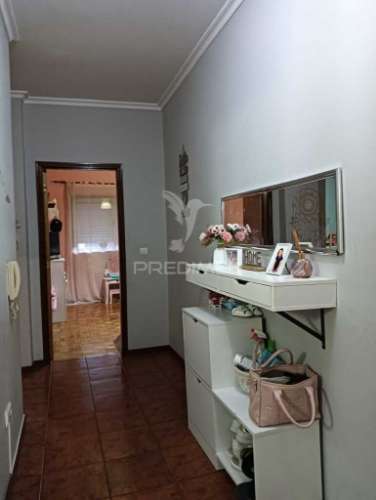 Apartamento t2 + 1 em susão com garagem e arrumos