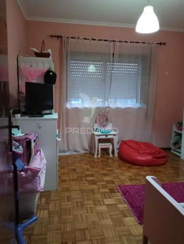 Apartamento t2 + 1 em susão com garagem e arrumos