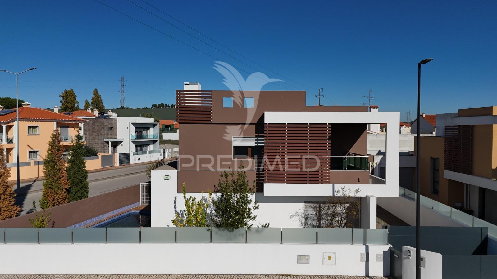Moradia isolada t4 como nova