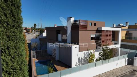 Moradia isolada t4 como nova