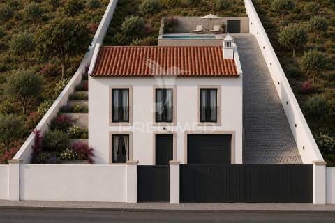 Terreno urbano com viabilidade de construção em paderne