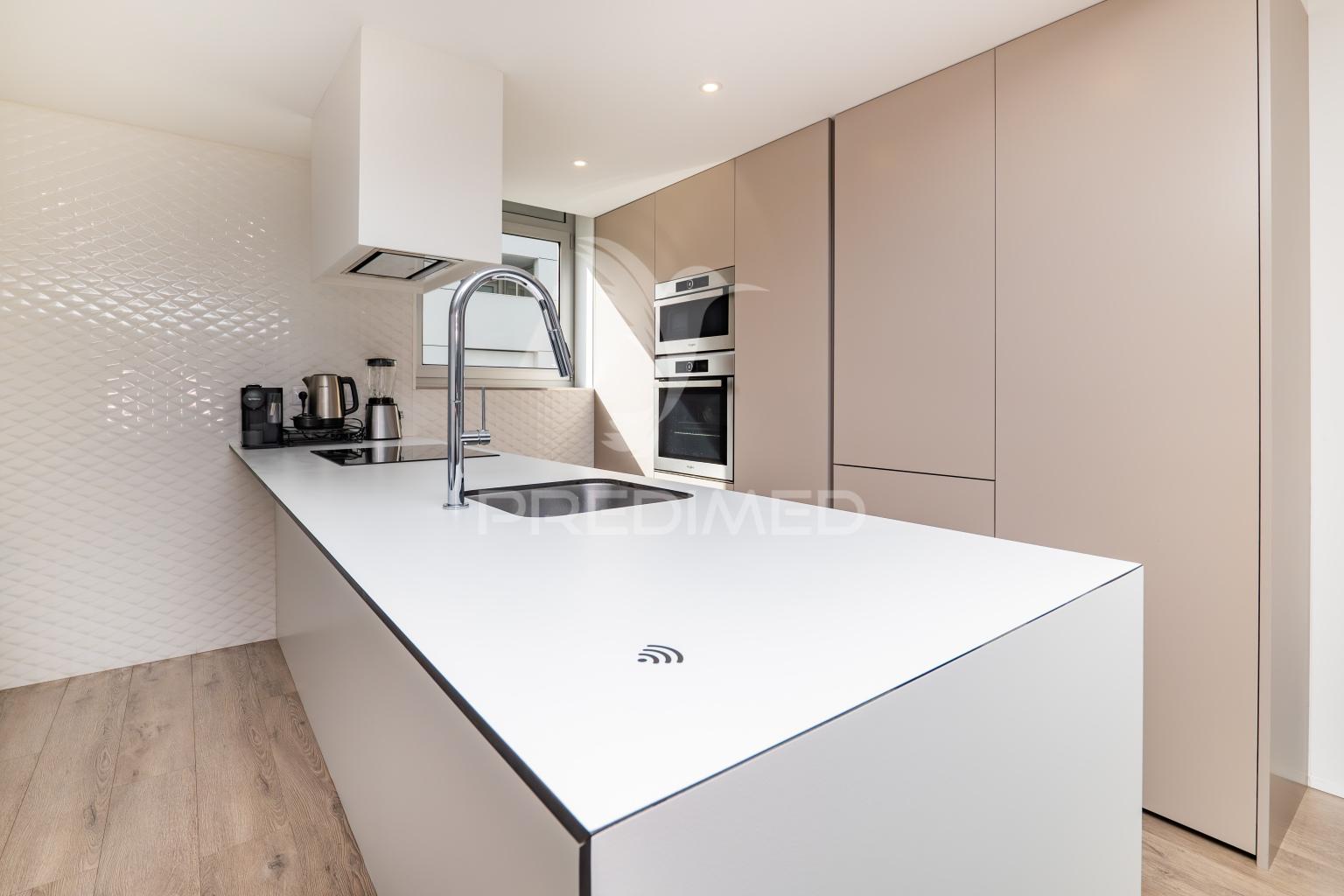 Apartamento t3 na urbanização da acrescentar em real