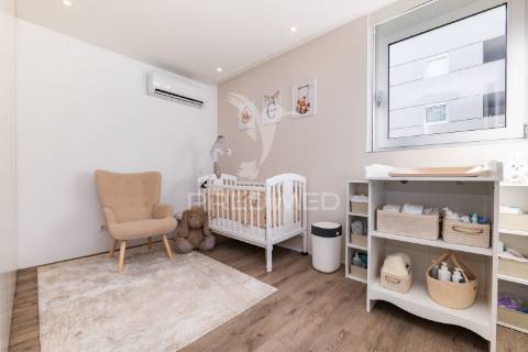 Apartamento t3 na urbanização da acrescentar em real
