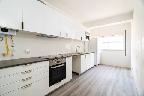 Apartamento t3 totalmente renovado – cruz d’aireia, leiria