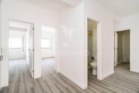 Apartamento t3 totalmente renovado – cruz d’aireia, leiria