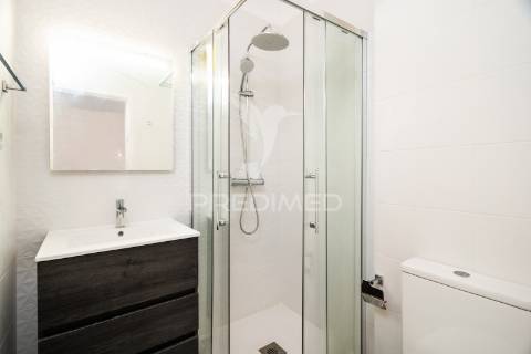 Apartamento t3 totalmente renovado – cruz d’aireia, leiria