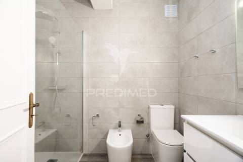 Apartamento t3 totalmente renovado – cruz d’aireia, leiria