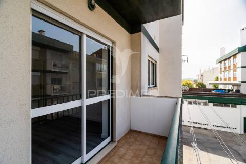 Apartamento t3 totalmente renovado – cruz d’aireia, leiria