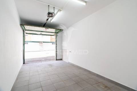 Apartamento t3 totalmente renovado – cruz d’aireia, leiria