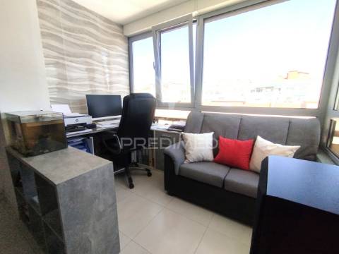 Apartamento com garagem
