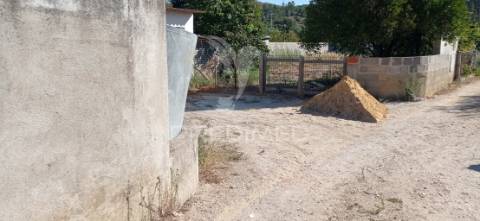 Imóvel c/ viabilidade de transformar p/ habitação  , bemposta- abrantes.