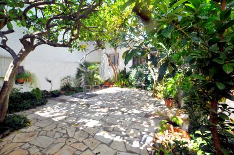 Moradia isolada t5, jardim, garagem, em pleno coração de oeiras