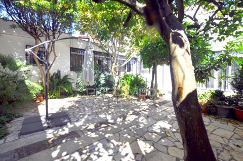 Moradia isolada t5, jardim, garagem, em pleno coração de oeiras