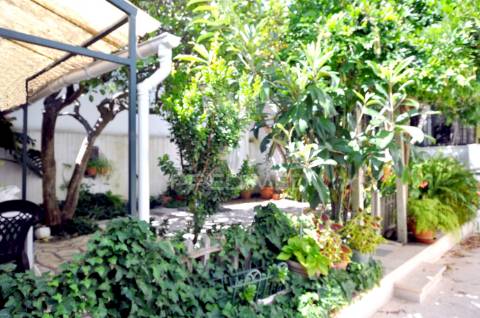 Moradia isolada t5, jardim, garagem, em pleno coração de oeiras