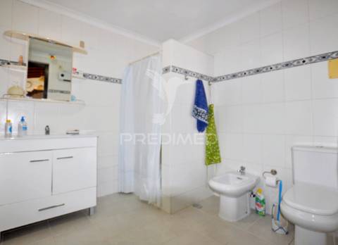 Moradia isolada t5, jardim, garagem, em pleno coração de oeiras