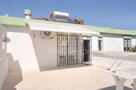 Moradia isolada t5, jardim, garagem, em pleno coração de oeiras