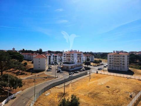 Apartamento t2, remodelado, em paio pires