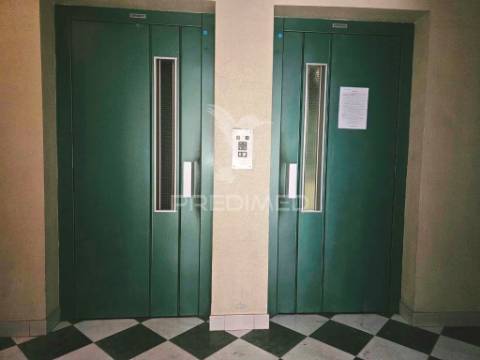 Apartamento t2, remodelado, em paio pires