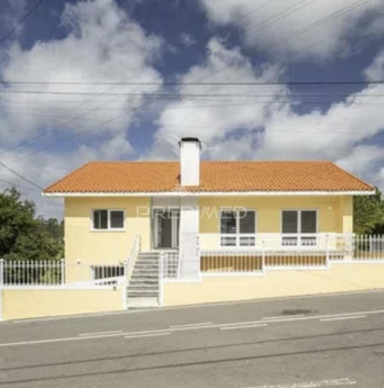 Moradia t3 com garagem renovada – argoncilhe