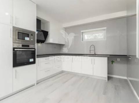 Moradia t3 com garagem renovada – argoncilhe