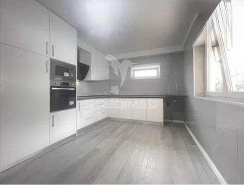 Moradia t3 com garagem renovada – argoncilhe