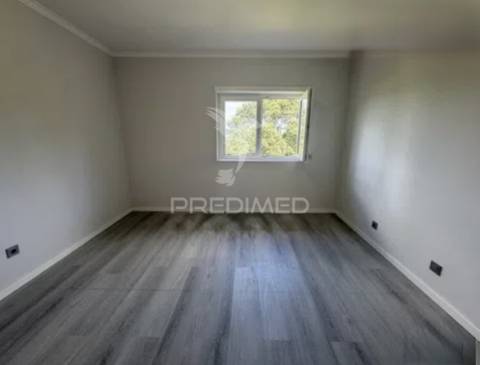 Moradia t3 com garagem renovada – argoncilhe