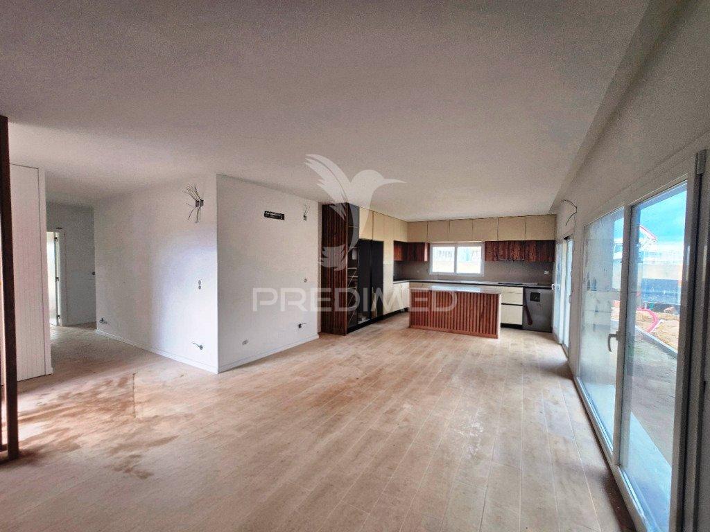 Moradia isolada t4, c/garagem, na qta. belavista, qta. anjo