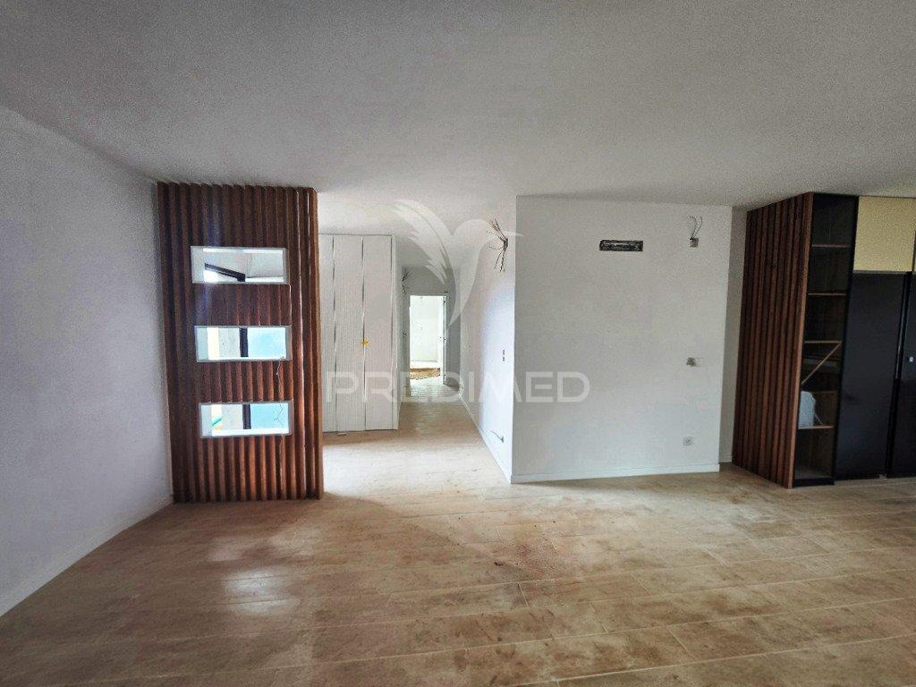 Moradia isolada t4, c/garagem, na qta. belavista, qta. anjo