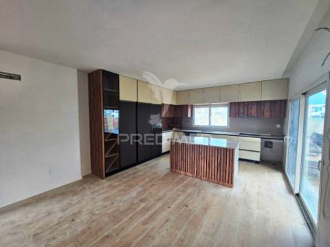 Moradia isolada t4, c/garagem, na qta. belavista, qta. anjo