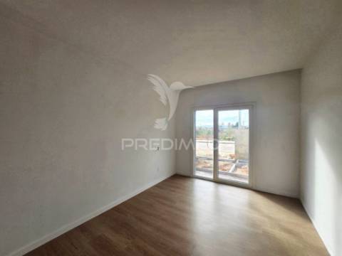 Moradia isolada t4, c/garagem, na qta. belavista, qta. anjo