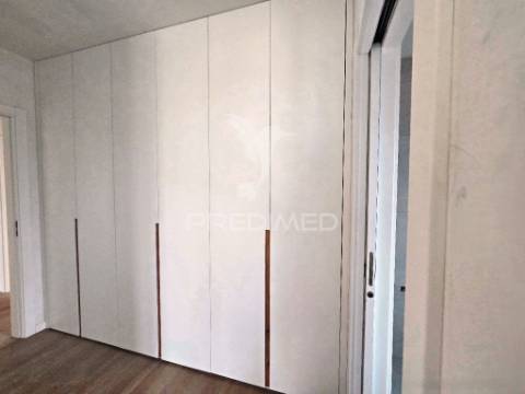 Moradia isolada t4, c/garagem, na qta. belavista, qta. anjo