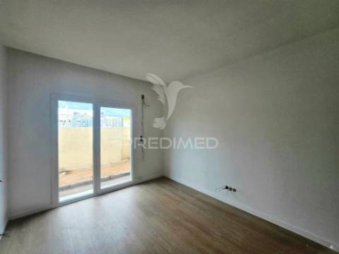 Moradia isolada t4, c/garagem, na qta. belavista, qta. anjo