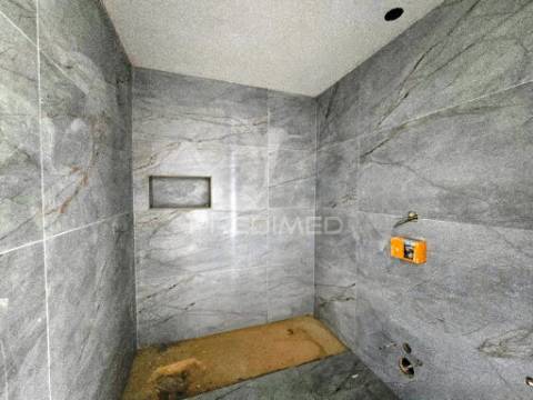 Moradia isolada t4, c/garagem, na qta. belavista, qta. anjo